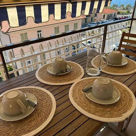 Giotto House Elegant - Sea View شقة بورديغيرا