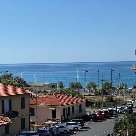 Giotto House Elegant - Sea View *